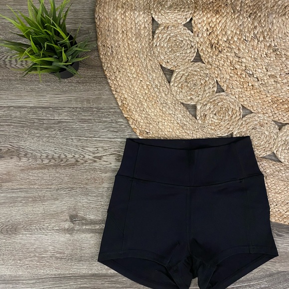 Lululemon shorts DUPES - Picture 2 of 3
